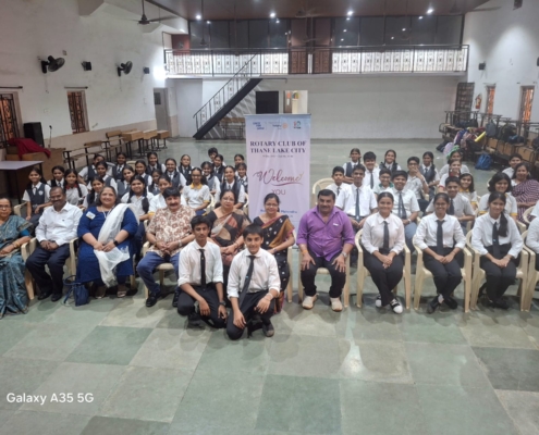 A Team with a Purpose The newly installed Interact Club Office Bearers pose with the school leadership and Rotary Club dignitaries.