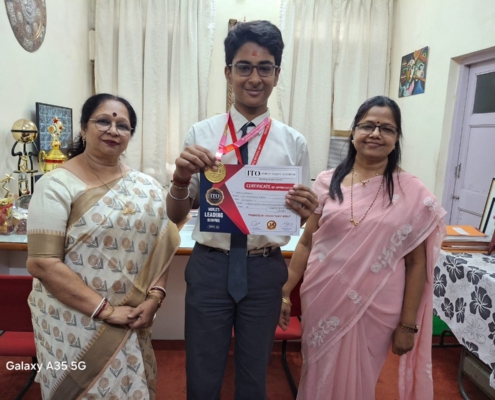 ITO Certificate of Appreciation for extraordinary achievement -Shreyas Shivram with Principal Madam